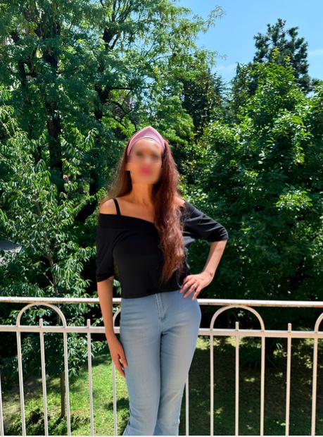 Berlin escort, sexy escort Berlin, Escort in Berlin, sophisticated escort for private dates, Independent escort Berlin. Wonderful lady, best from Berlin escorts, top class escort, exclusively sensual escort in Berlin, Muse and influencer, tall elegant Berlin escort, VIP escort companion in Berlin, high class wearing a hat